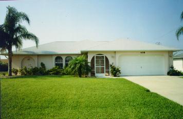 Bungalow mit Pool